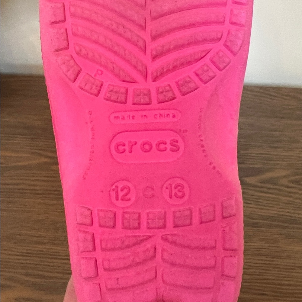 CROCS Kids Bright Pink Slide Sandals Size 12-13 - Picture 7 of 7